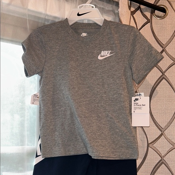 NEW Nike Kids 2 Piece Set with Shirt & Shorts Size Boys 6 - Picture 2 of 6